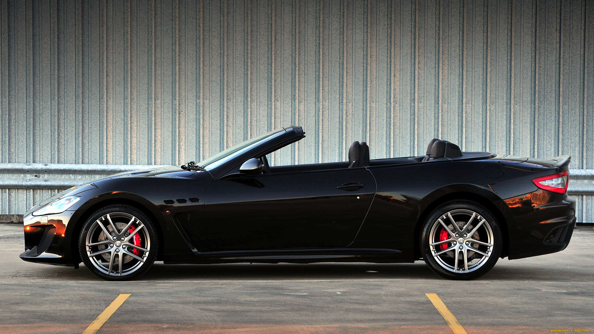 Maserati GRANCABRIO РѕР±РѕРё